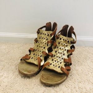 OTBT Gold tone & brown gladiator sandals size 7.  Great condition!
